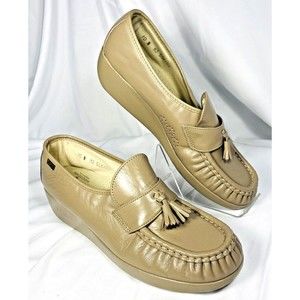 SAS Loafer Shoe Women's 10N Narrow Tan Leather Comfort Kiltie Wedge Moccasin EUC